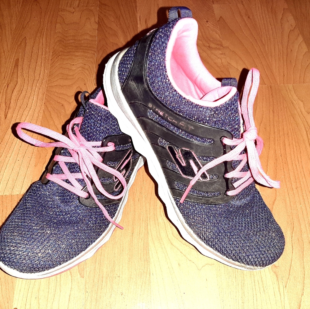 Skechers women size 6 navy pink